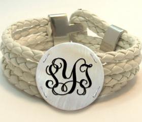 Monogram Bracelet Sea Shell with White Leather